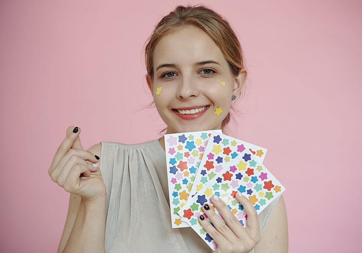 Parches para granos, tendencia entre los adolescentes.