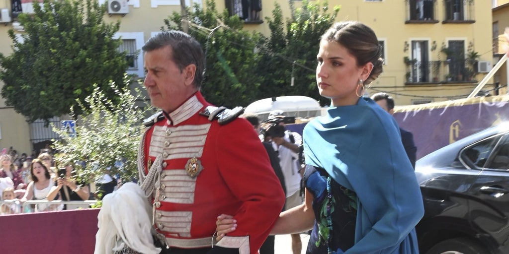 Así es el vestido de Amina, hija de Cayetano Martínez de Irujo y madrina en su boda con Bárbara Mirjan