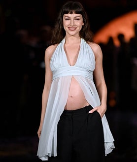 Imagen secundaria 2 - Penélope Cruz, Pedro Pascal y Margot Robbie; y una embarazada Úrsula Corberó durante el desfile