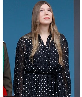 Imagen secundaria 2 - Detalles del estilismo de la Infanta Sofía para asistir al desfile de las Fuerzas Armadas