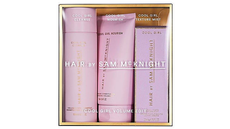 Cool Girl es uno de los productos icónicos de la línea Hair By Sam McKnight, un texturizador para pelos finos, con el que consiguir el peinado despeinado de Kate Moss. La línea ahora también cuenta con champú y acondicionador. Están disponibles en Abanuc.