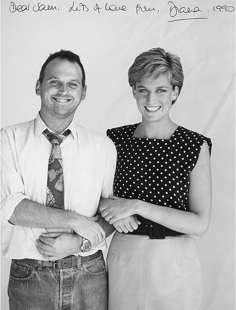 Fotografía del archivo personal de Sam McKnight, con la princesa Diana de Gales.