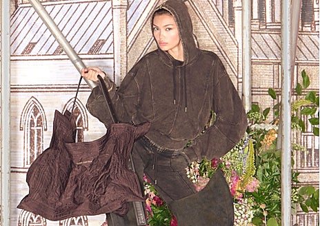 Imagen secundaria 1 - Modelos de la campaña de H&M Glenn Martens