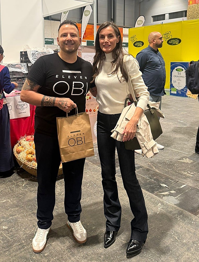La Reina Letizia con Alain Valiente, creador de Eleven Obi.
