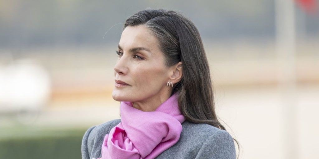 El llamativo abrigo de la Reina Letizia en su visita a China