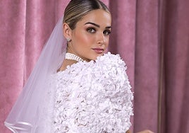 Volantes midi, espalda abierta y mucho drapeado: asi es la nueva colección de novia de esta firma sevillana