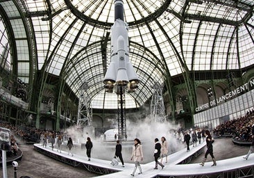 De Balenciaga a Chanel, Dior o Gucci: así es como los desfiles de moda se convirtieron en arte