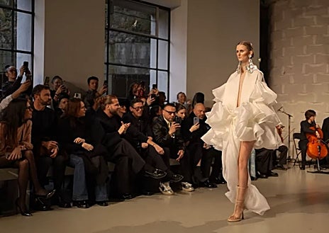 Secondary image 1 - Details of Juana Martín's dress worn by Cristina Pedroche