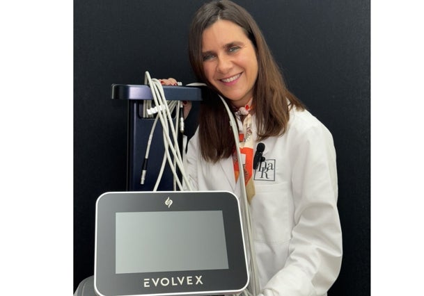 La doctora Ana Revuelta con el equipo Evolvex de Inmode.