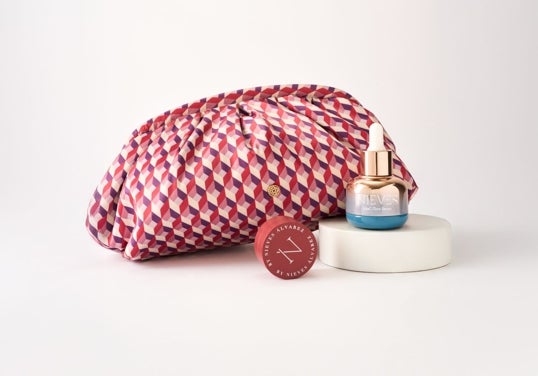 Set de edición limitada Nieves Beauty y Lonbali.