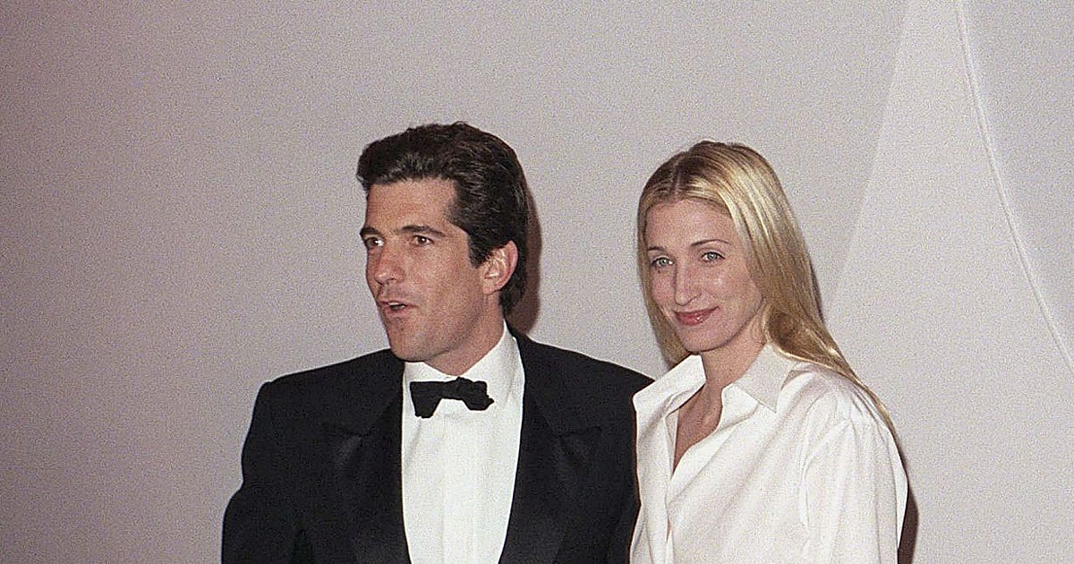 Cómo conseguir el icónico rubio de Carolyn Bessette-Kennedy