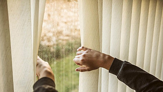 Jos, experto en decoración: «La cortina de onda perfecta obtiene un resultado más discreto en espacios complicados para colgar barras»
