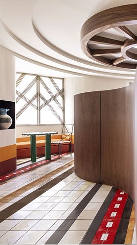 Imagen secundaria 2 - El lobby decorado por Nost para Sircle Collection & Take Point, con gran protagonismo de los textiles; el baño mineral y curvo de Homapal por Clap Studio y el colorido espacio de Castilla La Mancha con su apuesta por la artesanía.