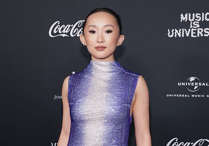 La actriz de origen surcoreano Ji-young Yoo con la tendencia 'labios borrosos'.