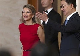 El vestido de 300 euros que Yolanda Díaz ha llevado a China