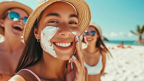 Las mejores cremas solares faciales para usar este verano