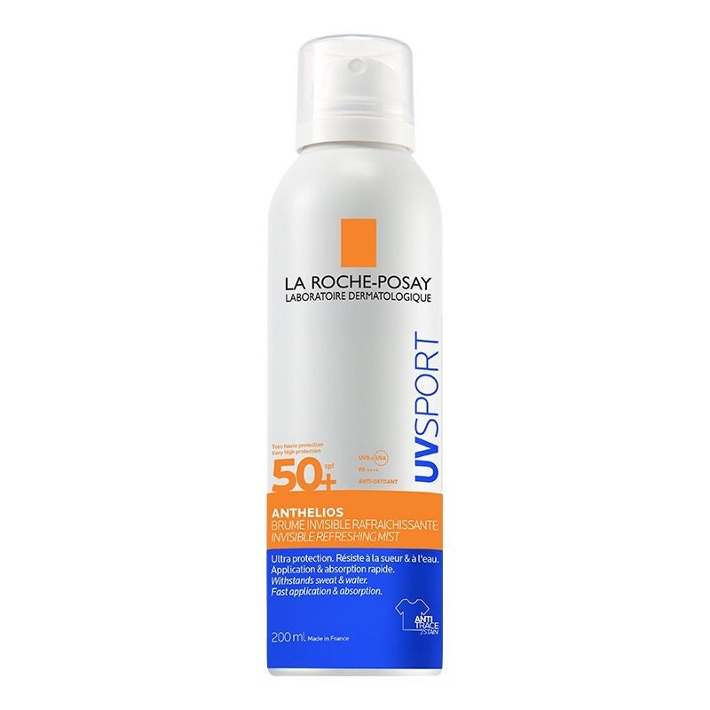 Bruma ultraligera con protección muy alta, acabado invisible y tacto seco, que resiste al agua, al sudor y a la arena. Formulada especialmente para mantener su eficacia incluso sobre la piel mojada, es ideal para deportistas. No transfiere la ropa, es muy fácil de aplicar y es apta incluso para pieles sensibles. Precio: 21 €.