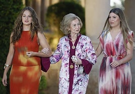 Cómo llevar el caftán, el vestido con el que la Reina Sofía derrocha estilo a los 87 años