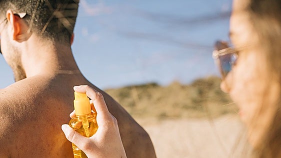Las zonas del cuerpo más olvidadas cuando se aplica la protección solar