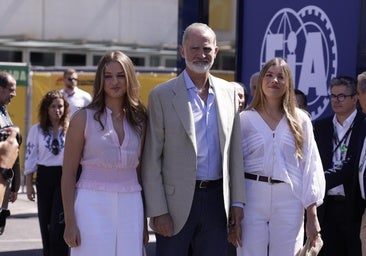 La Princesa Leonor y la Infanta Sofía coordinan sus looks para ver la Fórmula 1