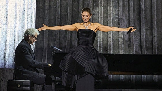 El espectacular look elegido por Celine Dion para su vuelta a los escenarios