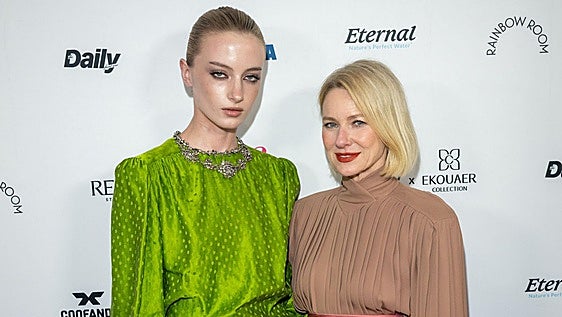 Kai, hija de Naomi Watts, primera mujer trans en ganar el premio a la modelo revelación