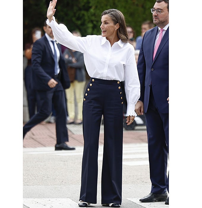 El look de la Reina para inaugurar el curso escolar.