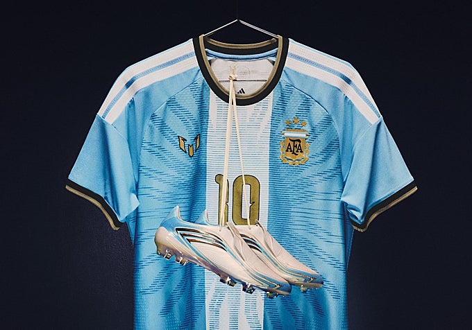 Camiseta oficial del último partido de Messi con Argentina.
