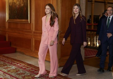 Los nuevos trajes de la Princesa Leonor y la Infanta Sofía en las audiencias previas a la entrega de los Premios Princesa de Asturias