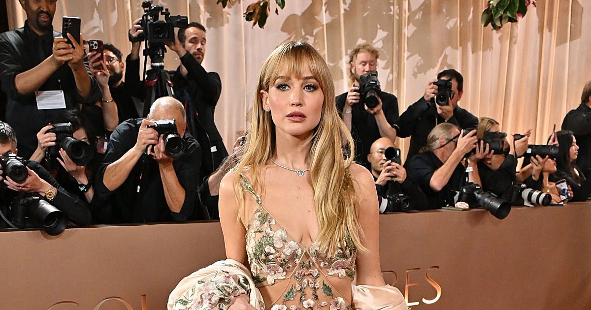 Jennifer Lawrence lanza su marca de cuidados para el pelo