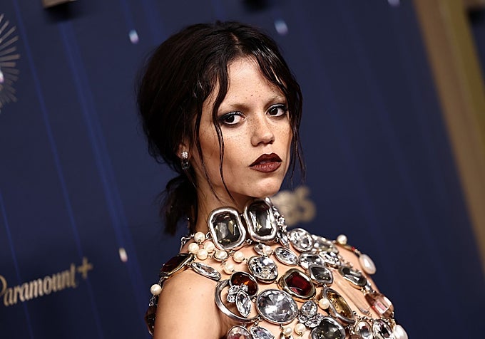 Jenna Ortega también sirve para inspirarse para un maquillaje de Halloween.