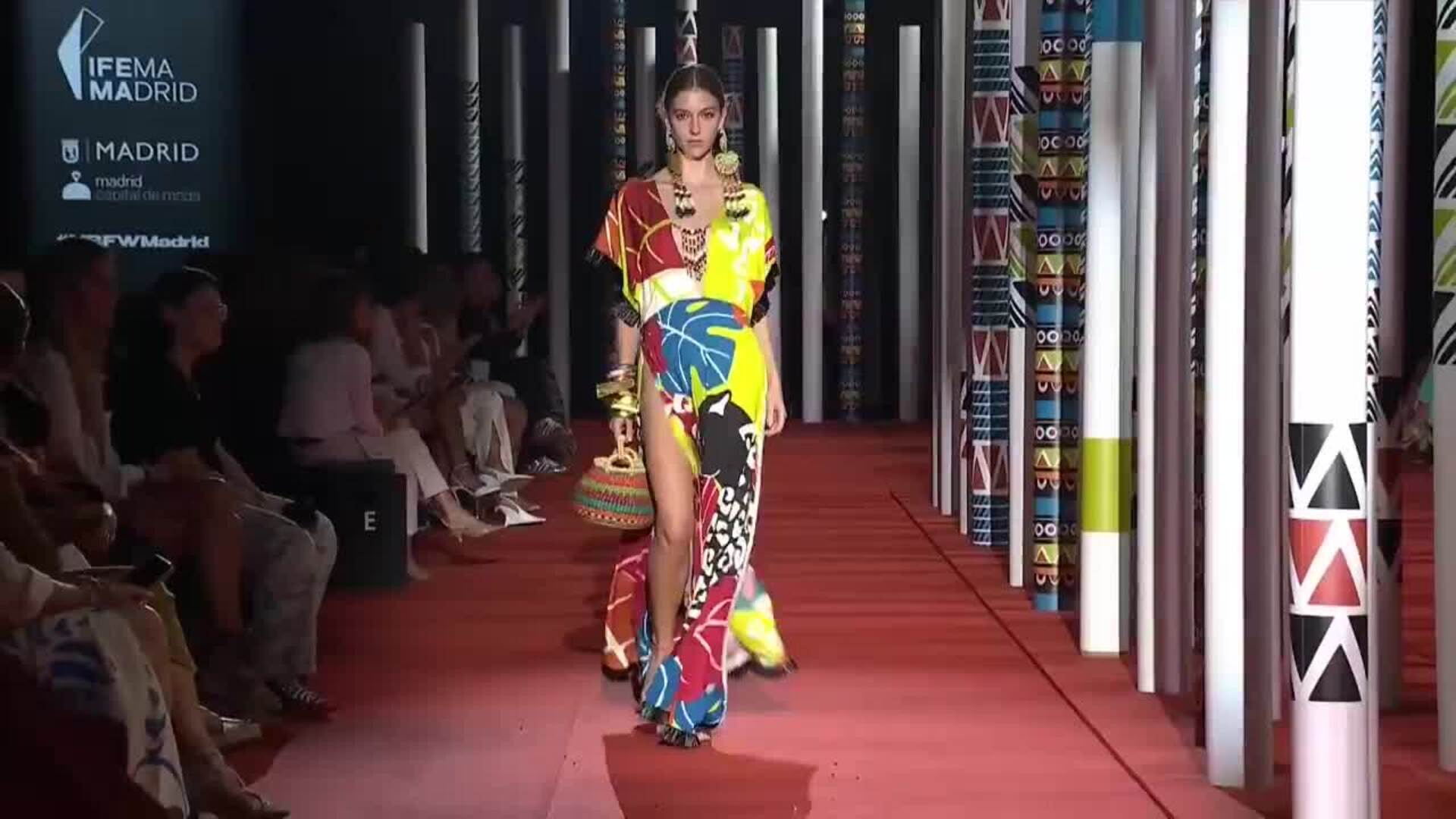 Dolores Cortés se sumerge en la riqueza visual del arte Ndebele