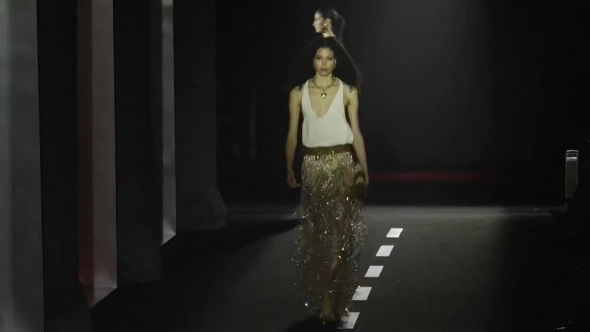 Las salvajes y sofisticadas &quot;panteras&quot; de Lola Casademunt toman la pasarela 080 Barcelona