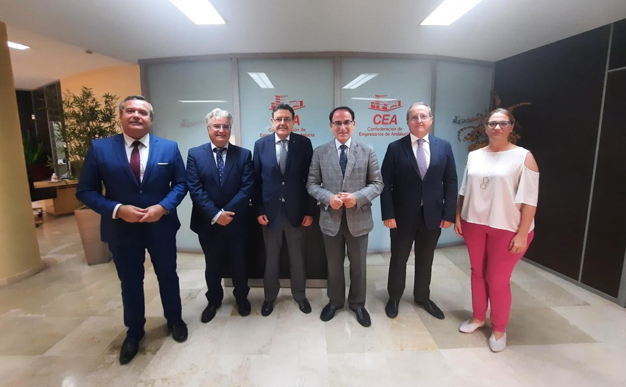La Universidad CEU Fernando III presenta los avances del nuevo proyecto universitario al presidente de la CEA