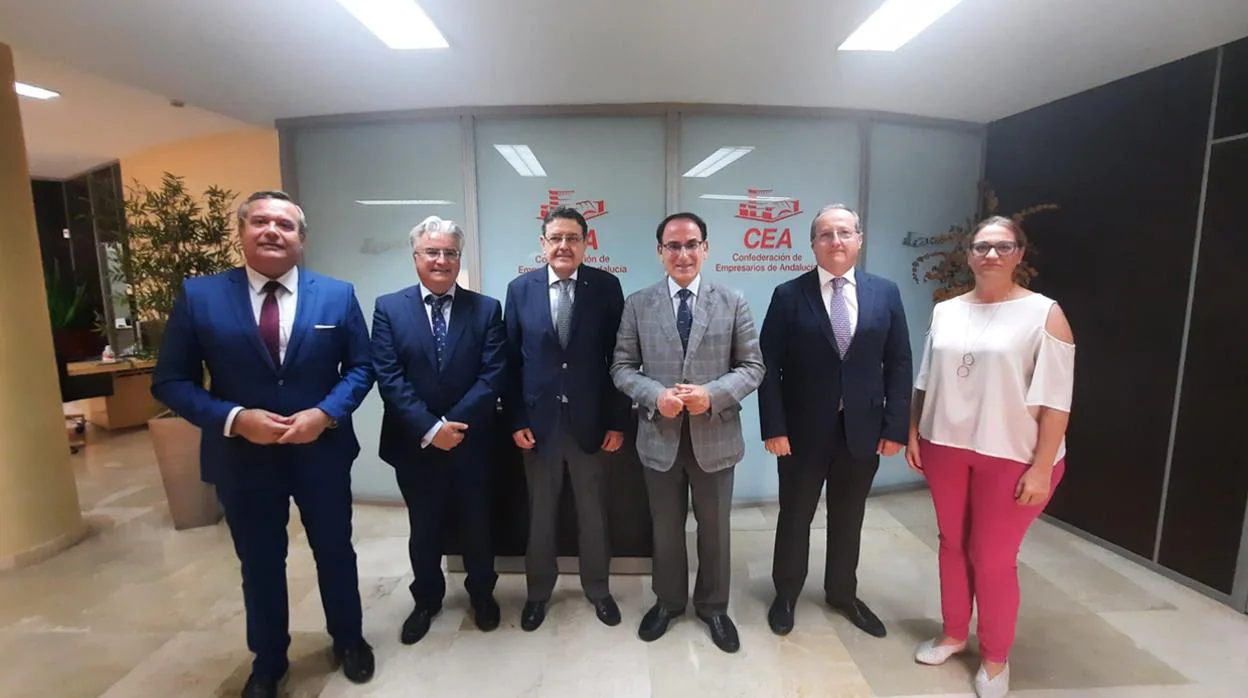 La Universidad CEU Fernando III presenta los avances del nuevo proyecto universitario al presidente de la CEA