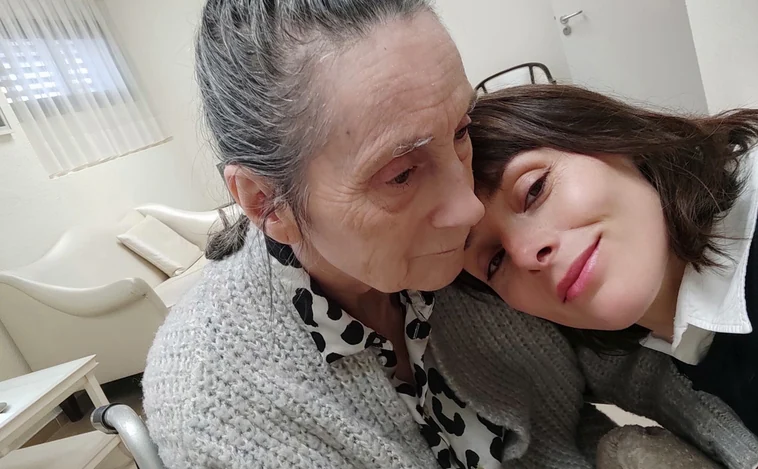 Alzheimer: «Solo puedes acompañar a tu ser querido en el deterioro, en el olvido»