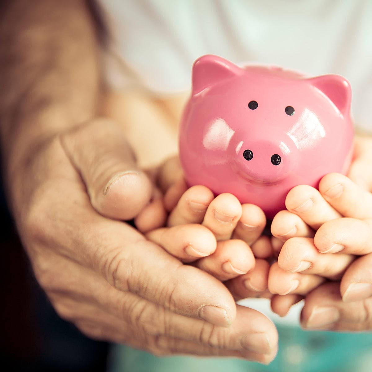 Trucos para establecer una rutina de ahorro familiar