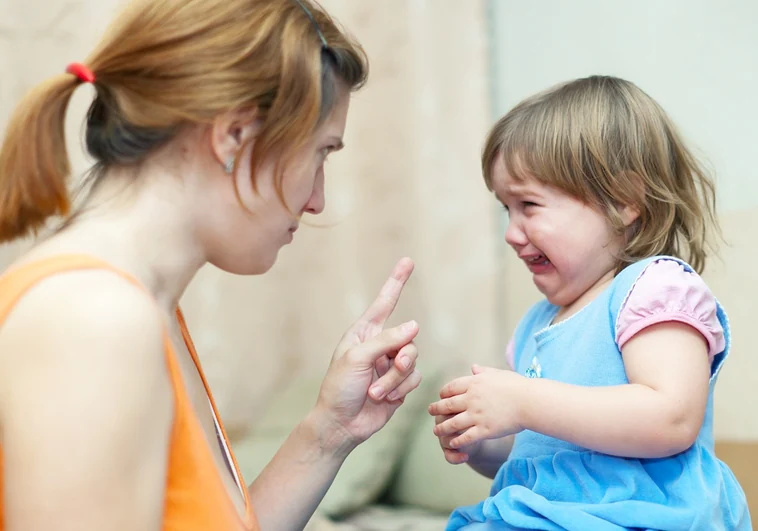 Las claves de una psicóloga para regañar a tus hijos sin dañar su autoestima