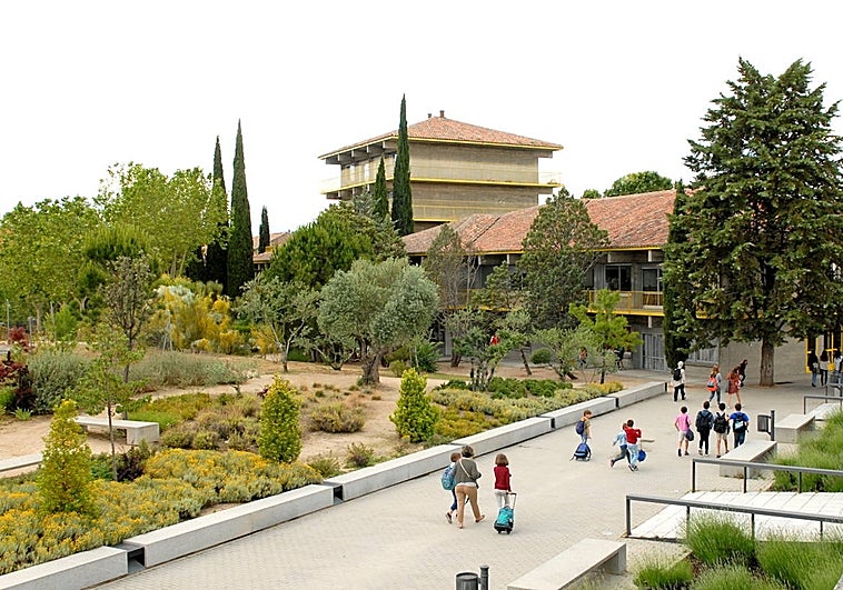 La Fundación Estudio, una institución educativa privada y sin ánimo de lucro comprometida con la investigación y la innovación
