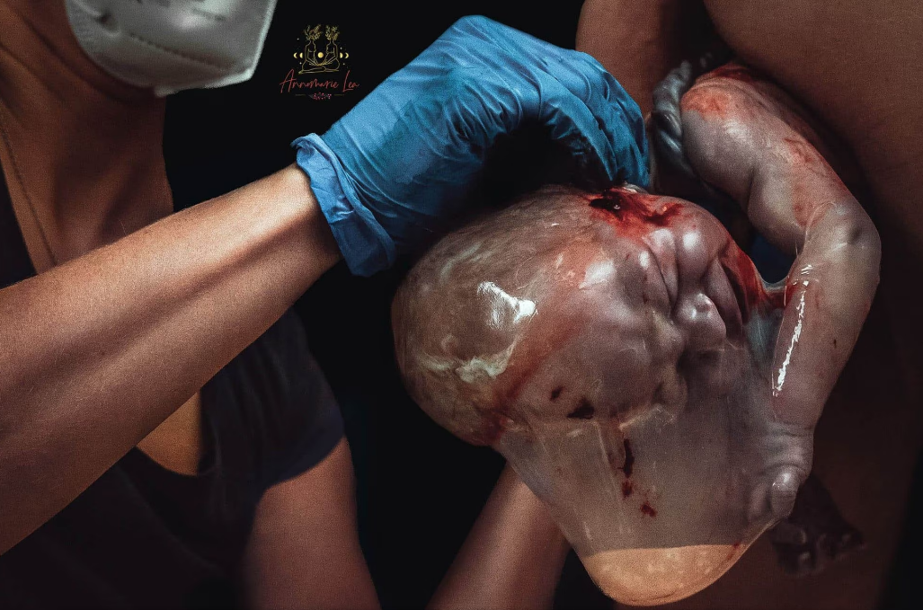 'Crossing the Veil' ('Cruzando el velo')