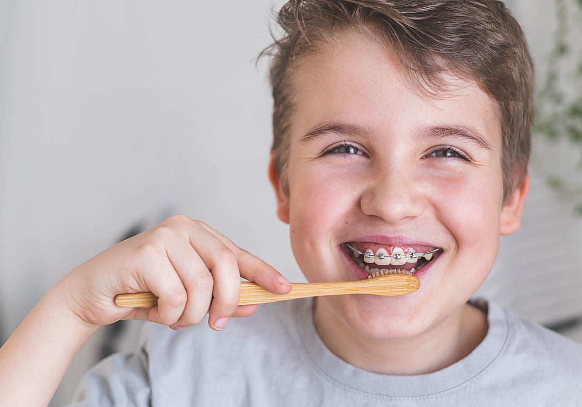 Para el odontólogo Iván Malagón es muy importante que se los laven después de cada comida e, incluso, en el colegio