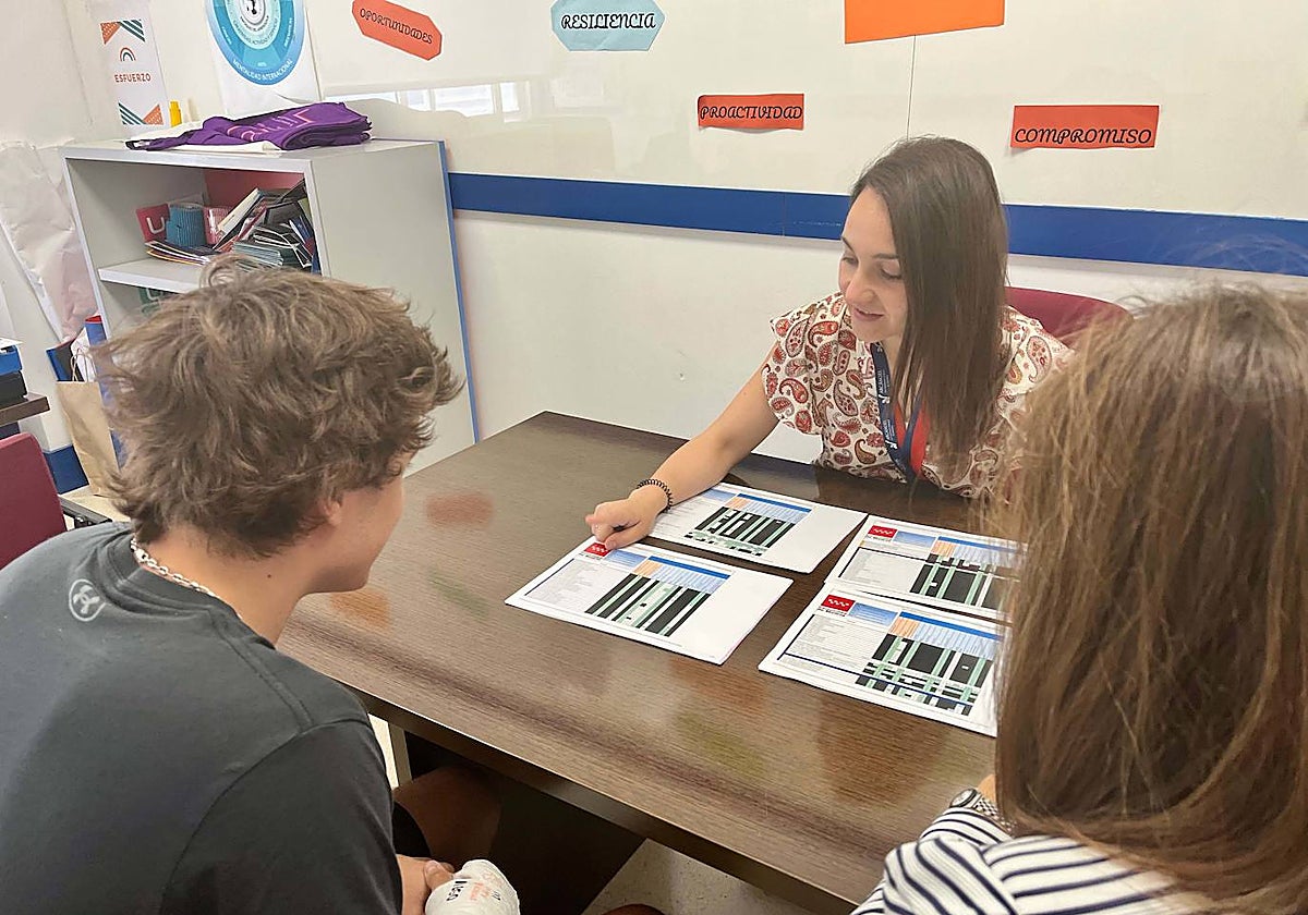 Cómo elegir el centro que ayuda a los estudiantes de Bachillerato a decidir su futuro académico y profesional