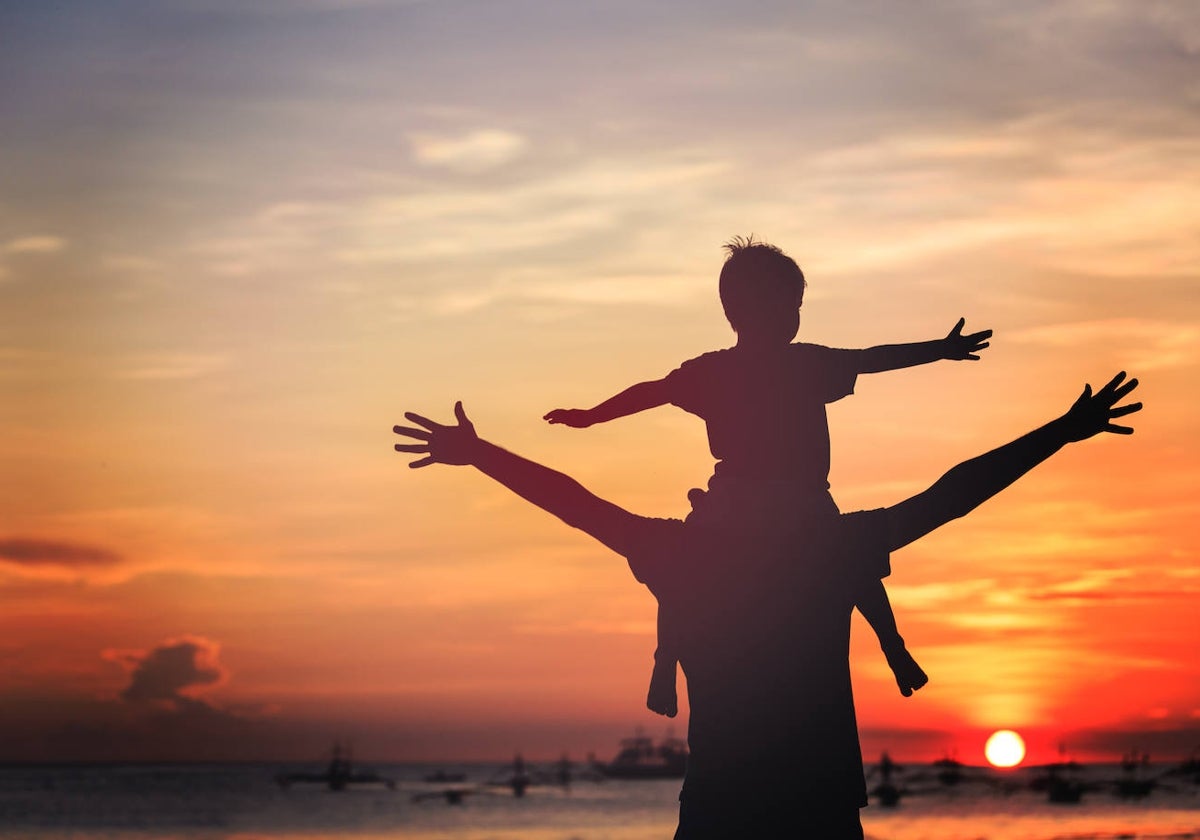 Ver una puesta de sol en familia, una actividad imprescindible