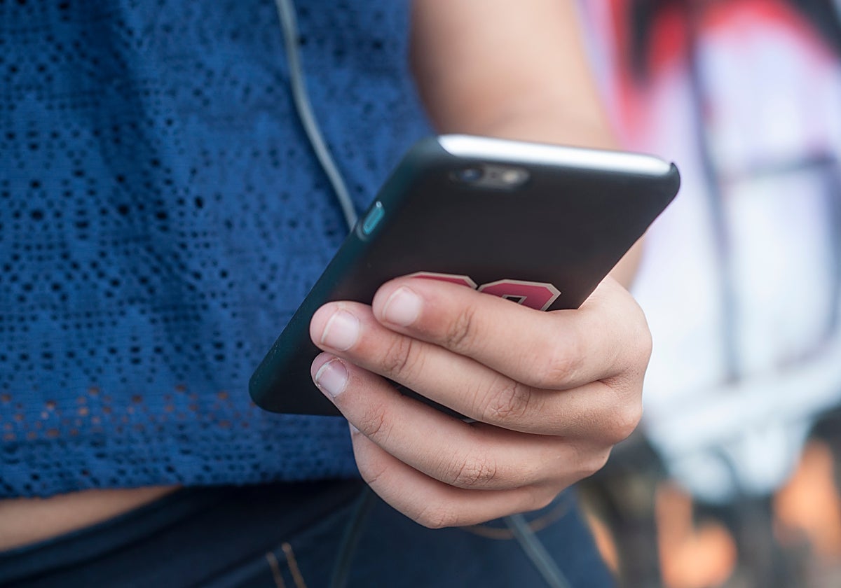 Los menores pasan un 40% de su tiempo digital realizando varias actividades de forma simultanea