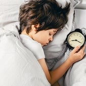 Los consejos de una experta en sueño para readaptar el ciclo sueño-vigilia de tu hijo al horario escolar