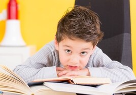 «¿Por qué ese niño sabe leer y el mío no?». El estrés infundado de muchos padres con hijos en Primaria