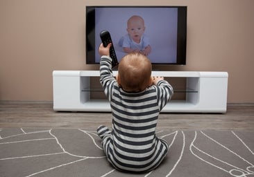 Una mayor exposición a pantallas en la primera infancia afecta negativamente a su desarrollo posterior