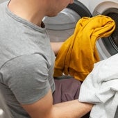Usar más jabón, programas largos para tener ropa más limpia... Errores comunes que te costarán muy caros