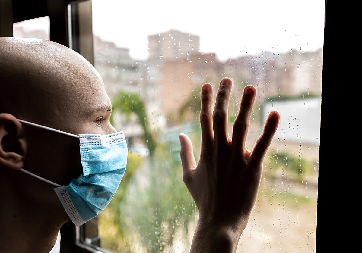 Los efectos secundarios del tratamiento oncológico sobre su sexualidad y fertilidad es un reto en estos jóvenes