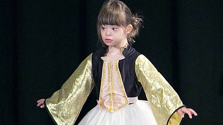 Cecilia, alumna de Elías Lafuente, en un momento del Festival de Fin de curso de 2021